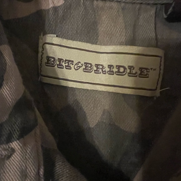 Bit & Bridle Men's Camo Sleeveless Vest - Picture 2 of 4